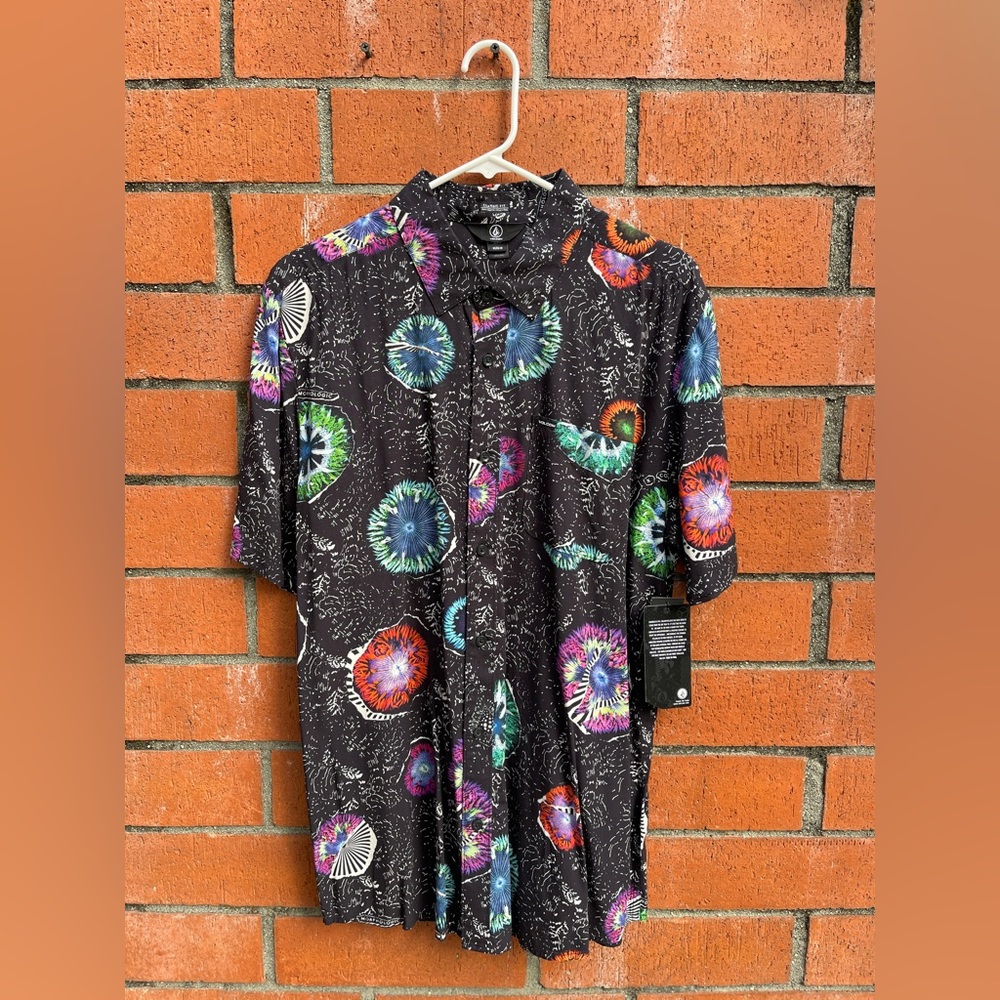 Volcom button up